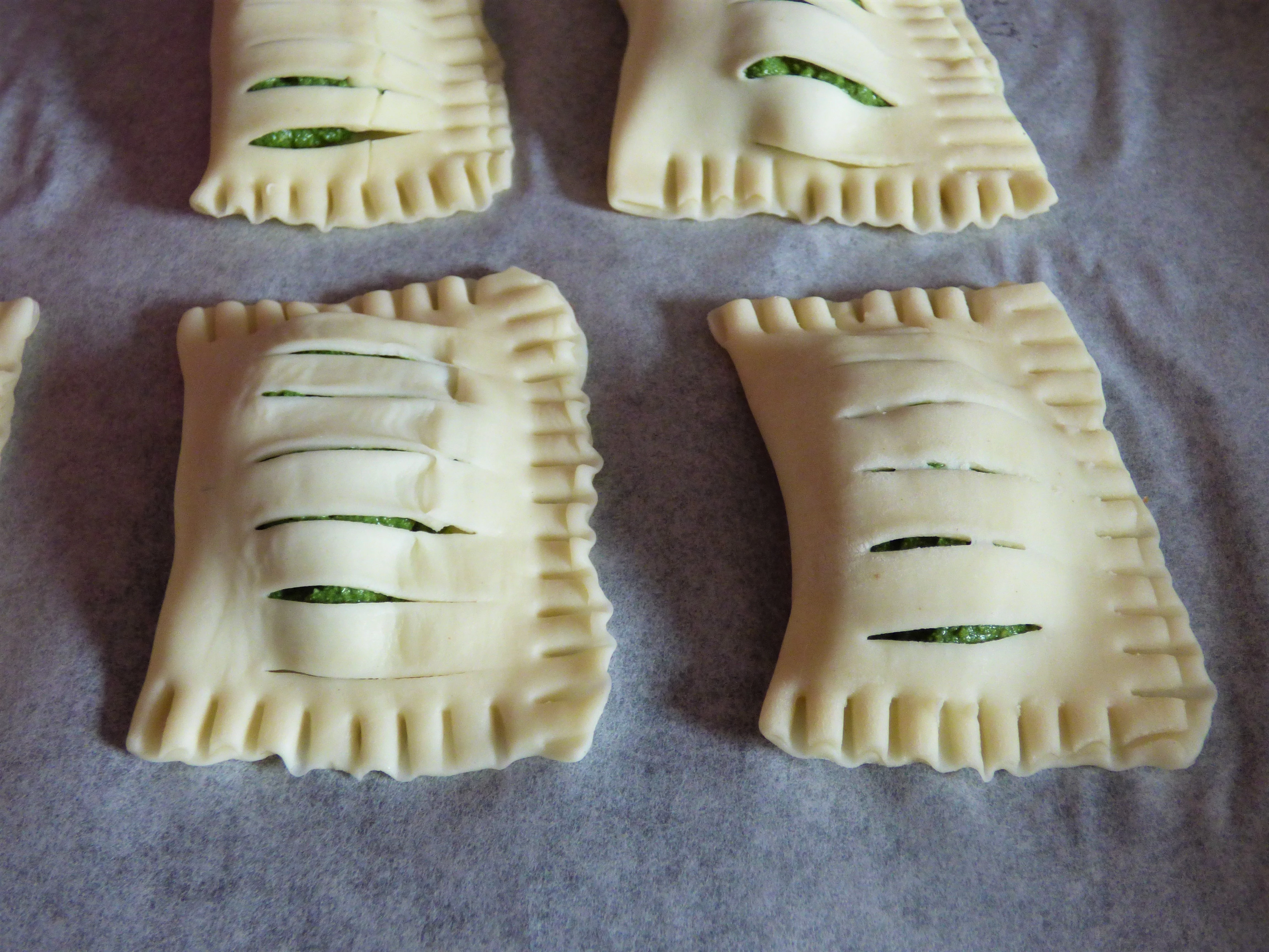 Foto fagottini ripieni di spinaci e ricotta di mandorle