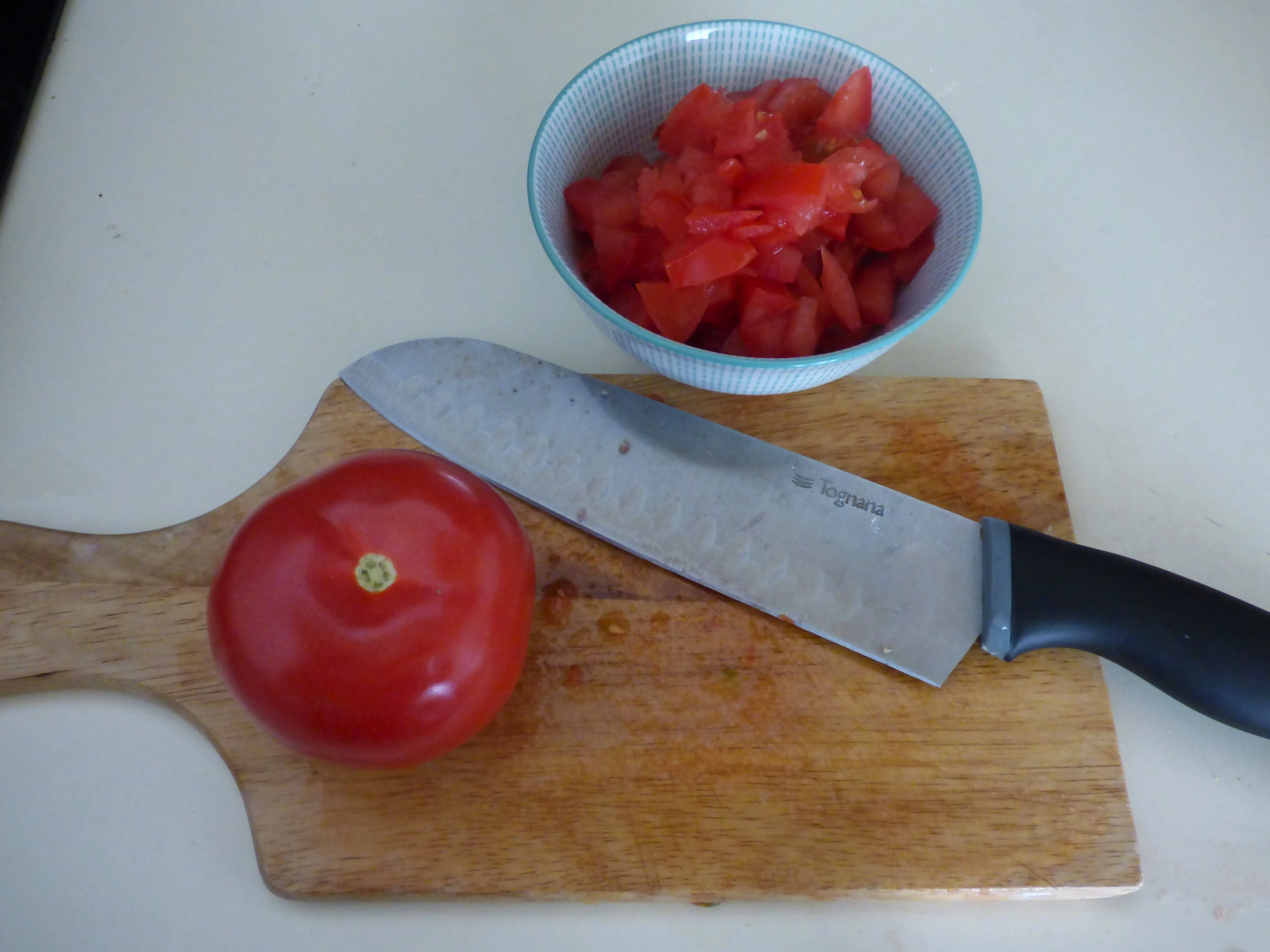 Foto pan con tomate