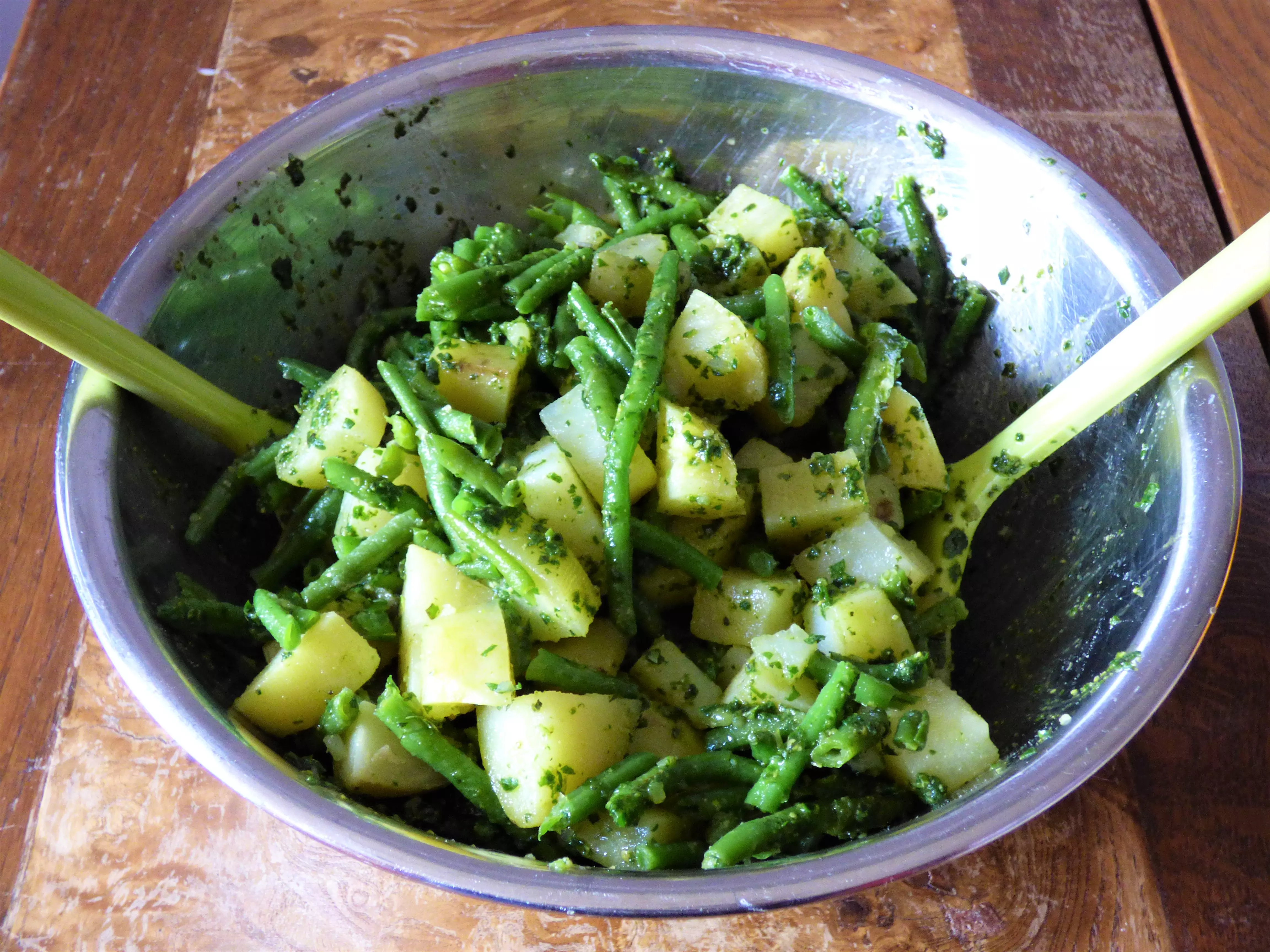 Foto patate, fagiolini e pesto vegetale