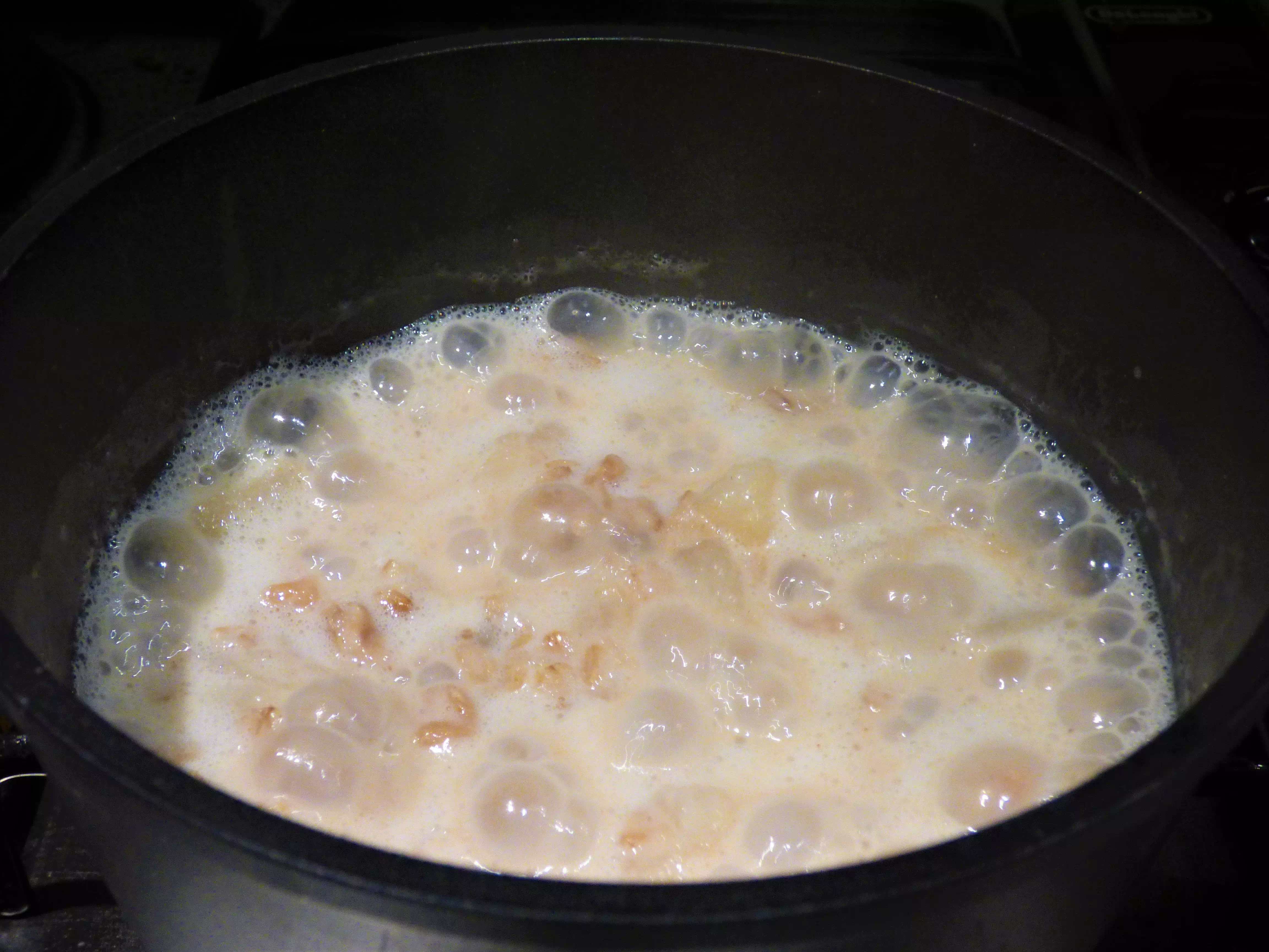 Foto porridge vegano di pere e noci