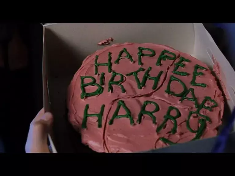 Foto torta vegana di compleanno di Harry Potter