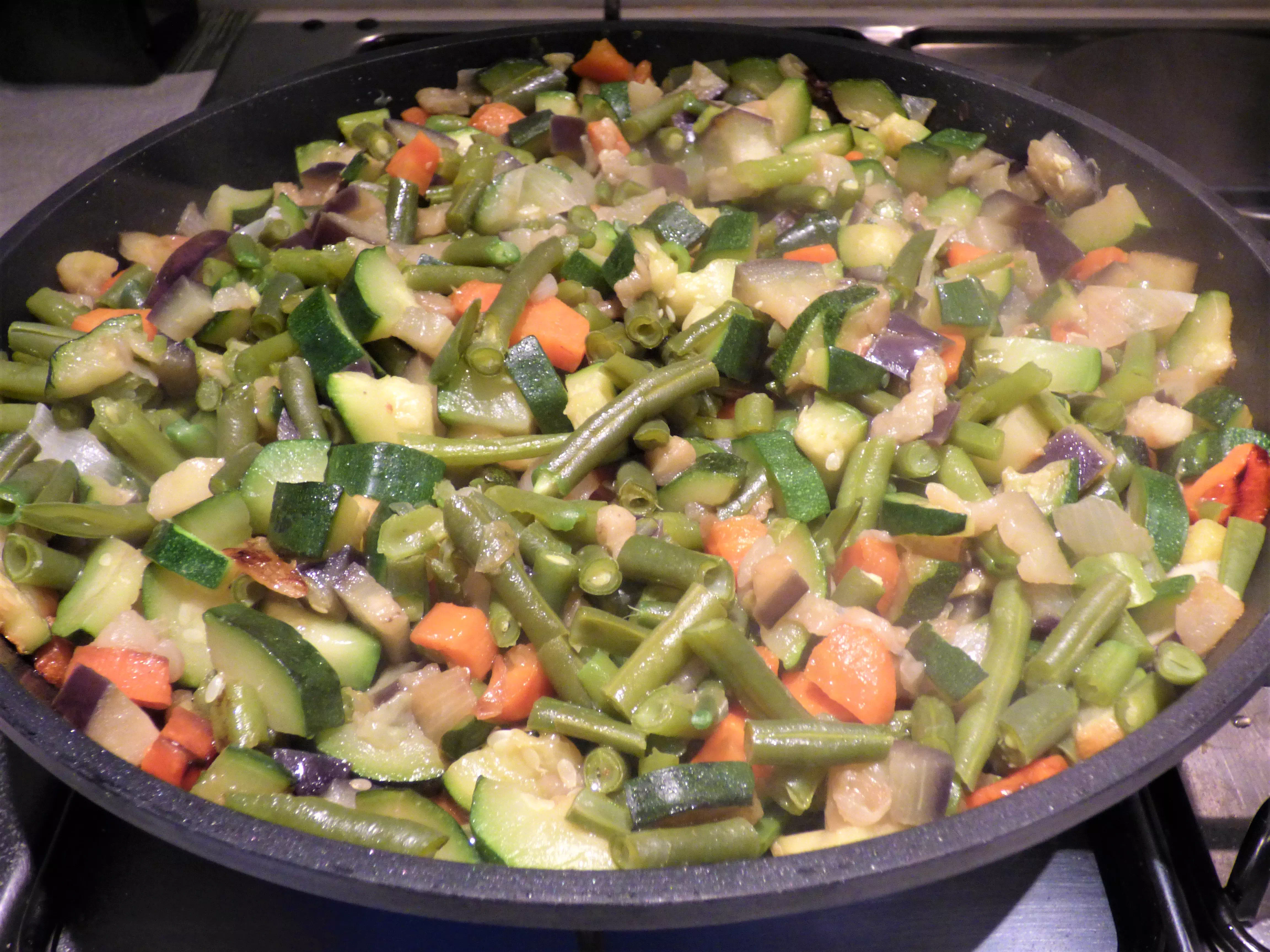 Photo vegan lasagna with vegetable ragout