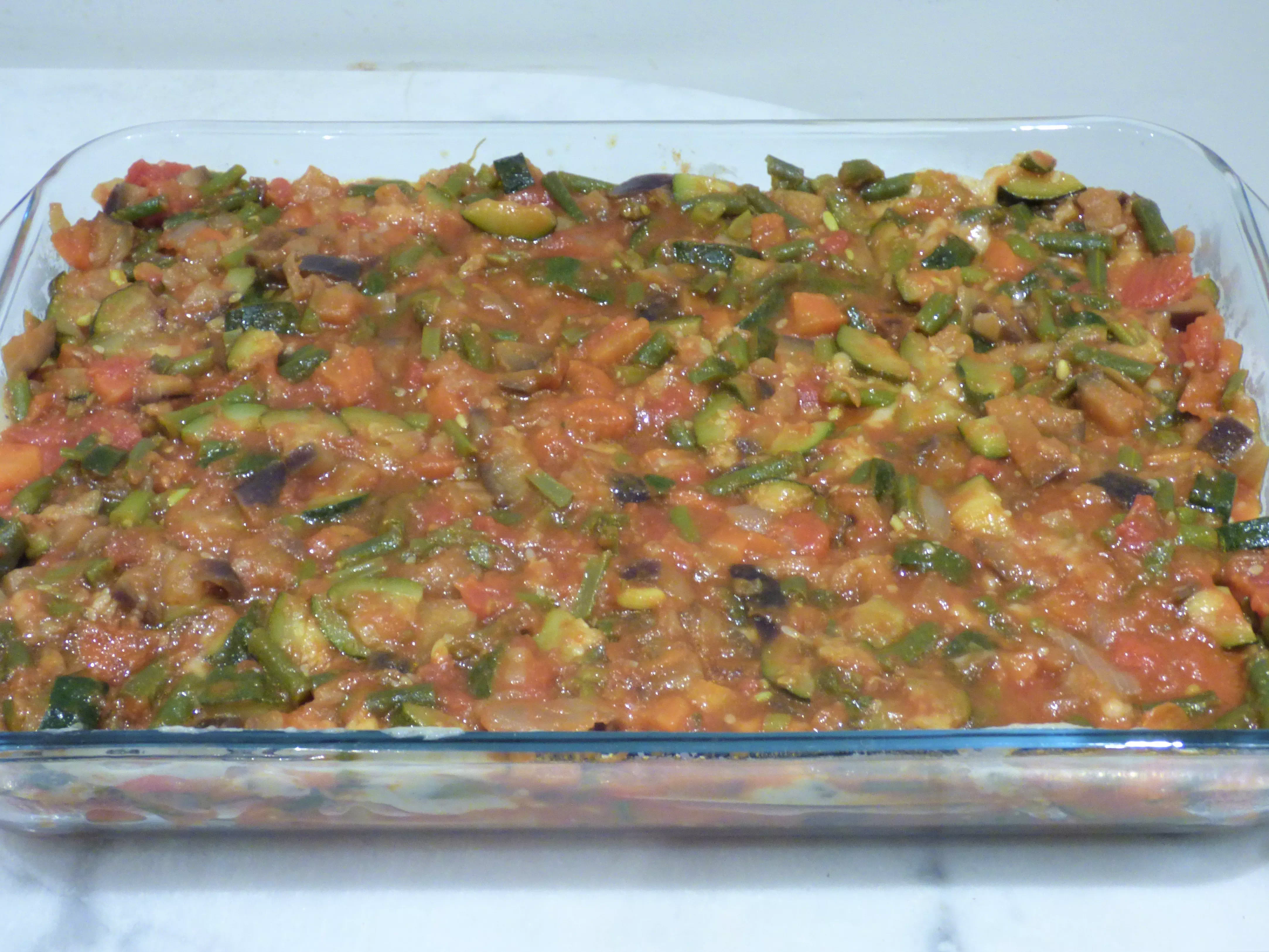 Photo vegan lasagna with vegetable ragout