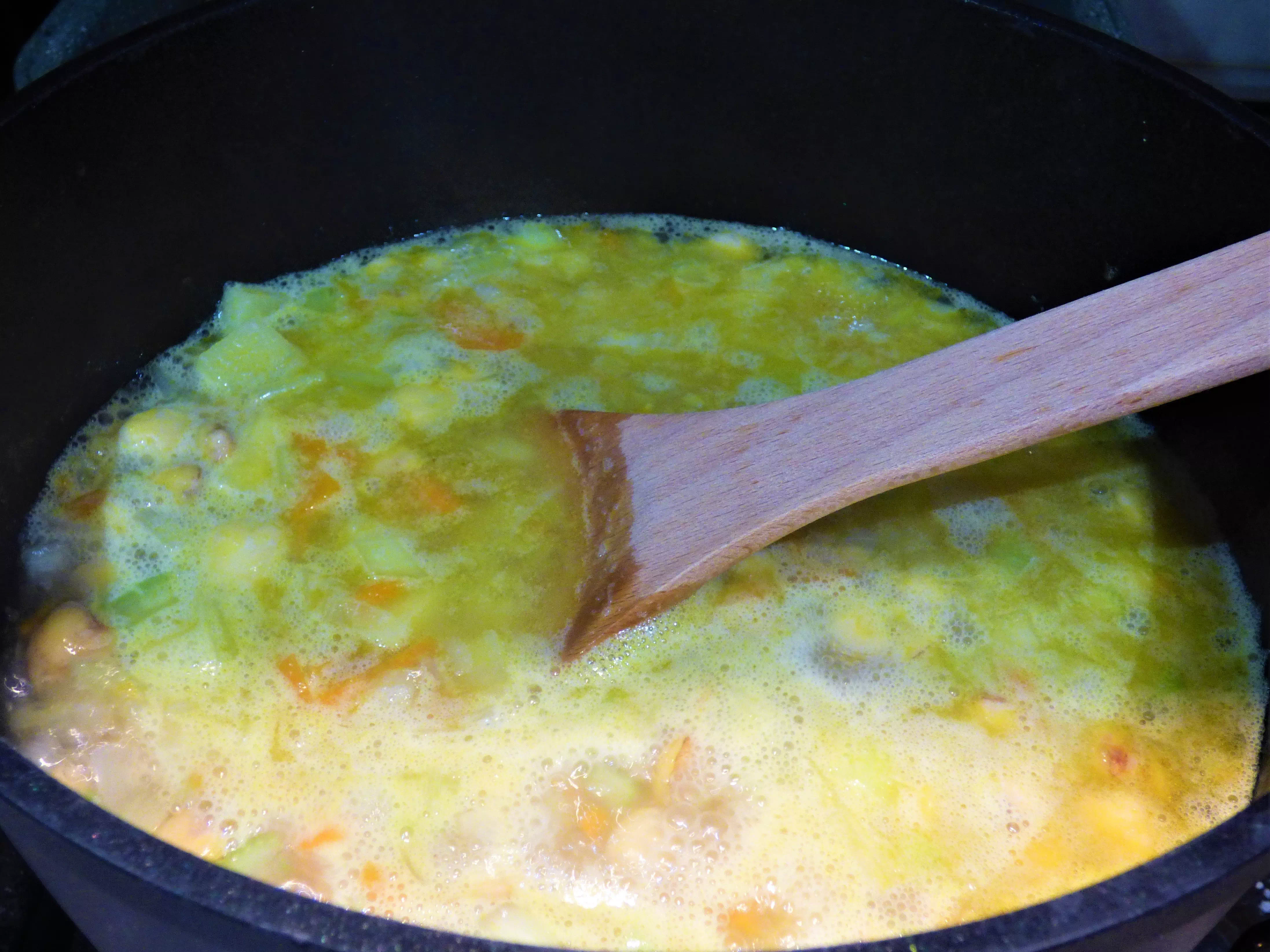 Foto minestrone di cicerchia