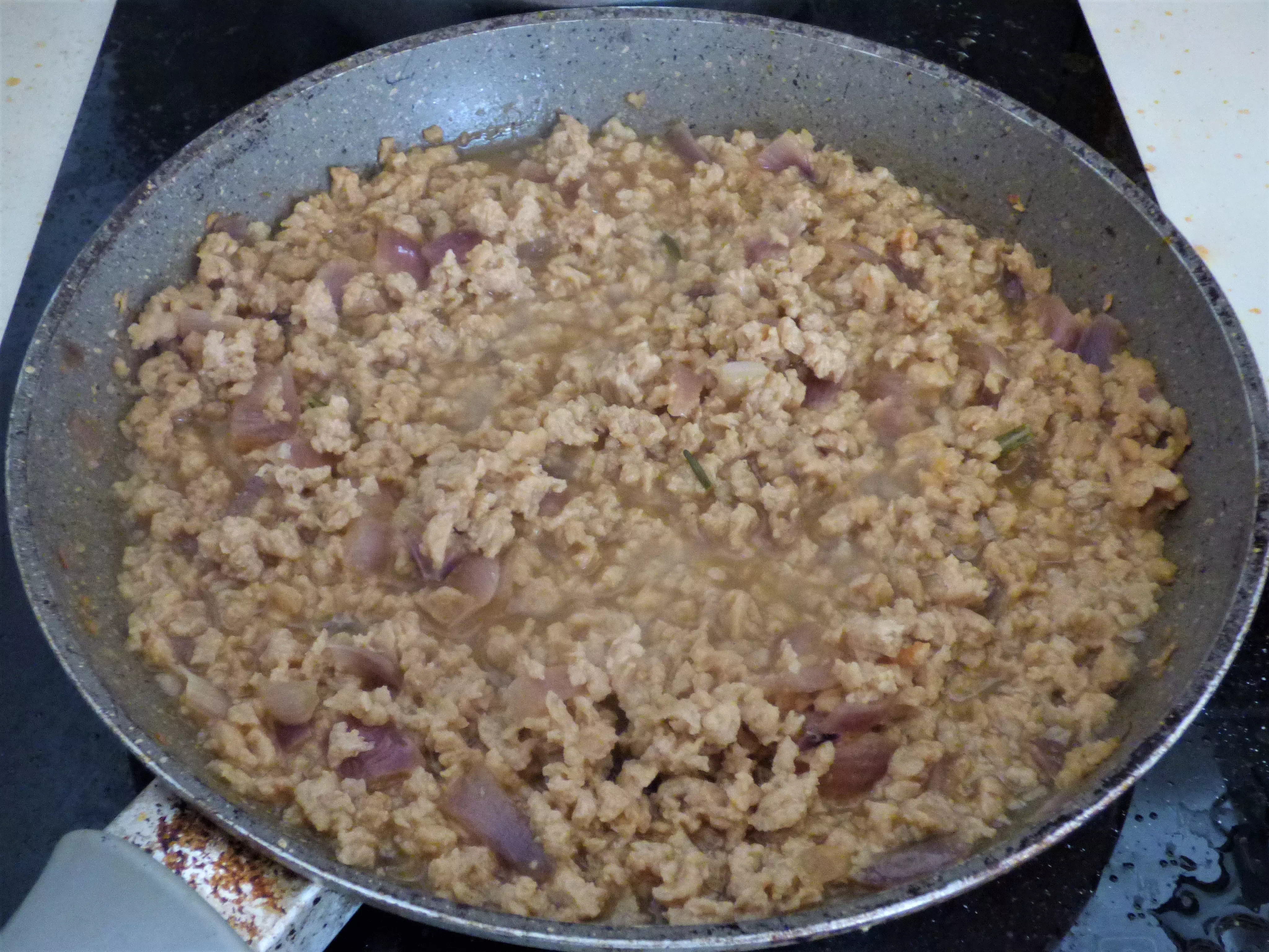 Foto pasta alla genovese vegana