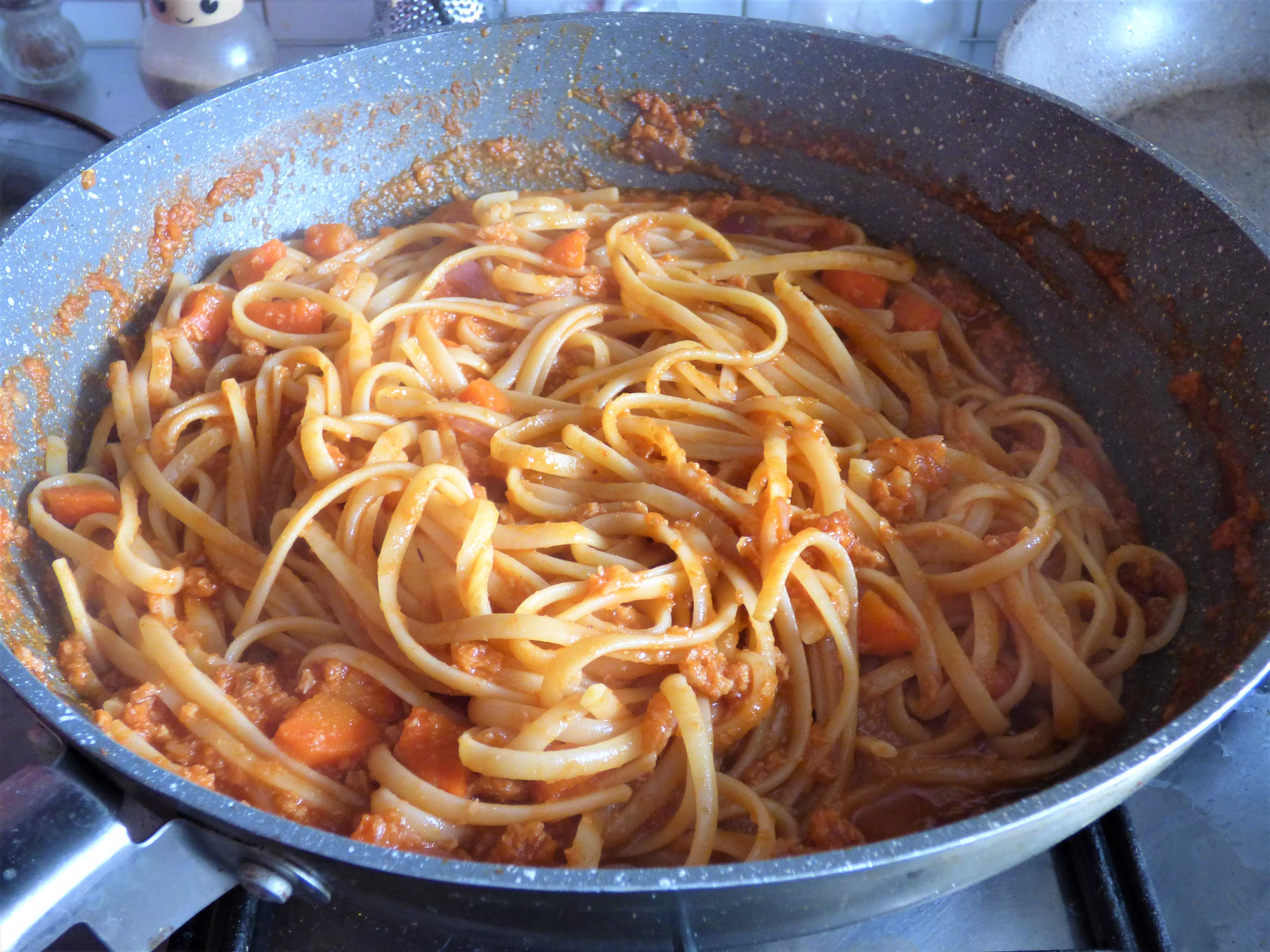 Foto pasta al ragù di soia