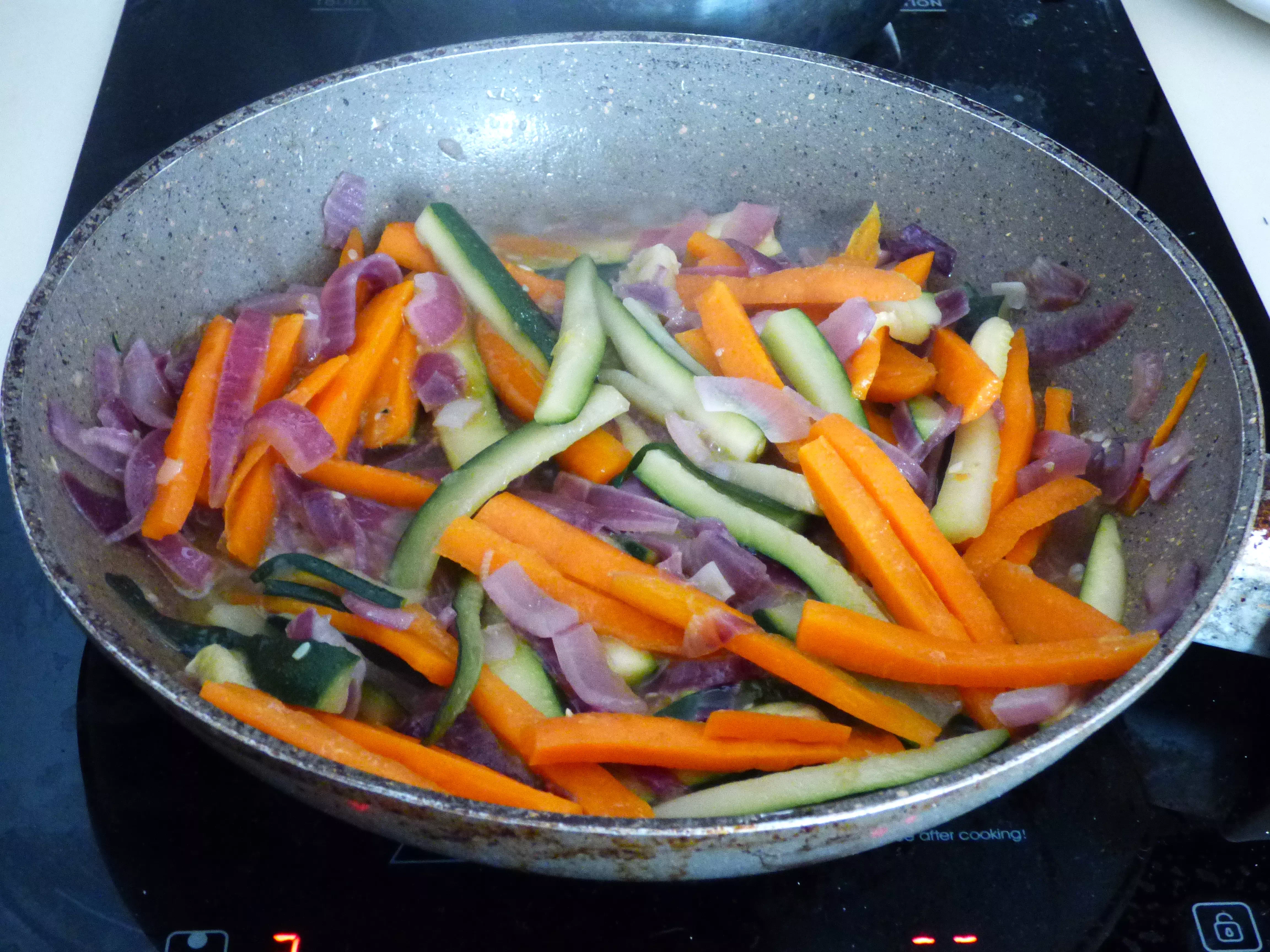 Foto yaki udon vegani